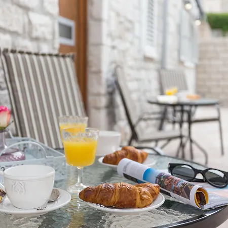 Guest house Luxury Saint Jacob 4*