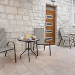 Luxury Saint Jacob