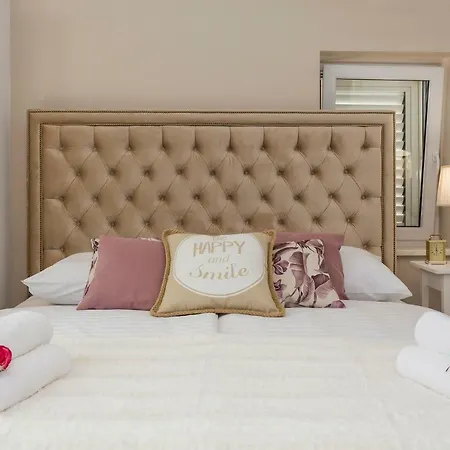 Pensión Luxury Saint Jacob 4*