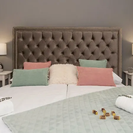 Pensión Luxury Saint Jacob 4*